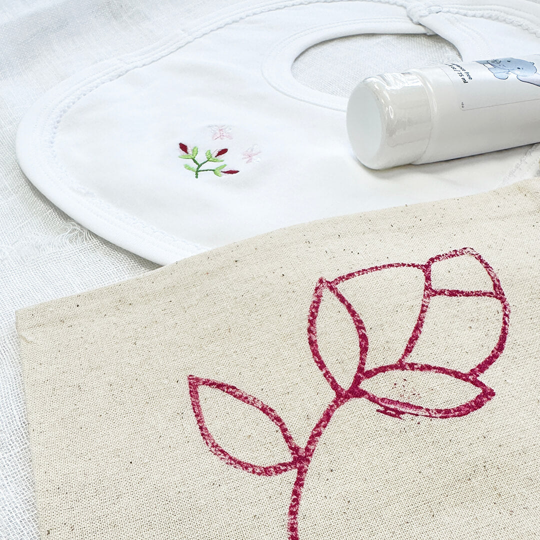 Rosebud Bib Baby Gift Set