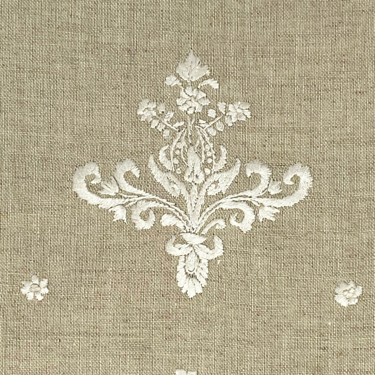 cotton linen embroidered guest towel detail