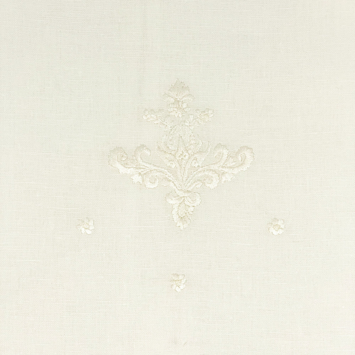 cotton linen embroidered guest towel detail