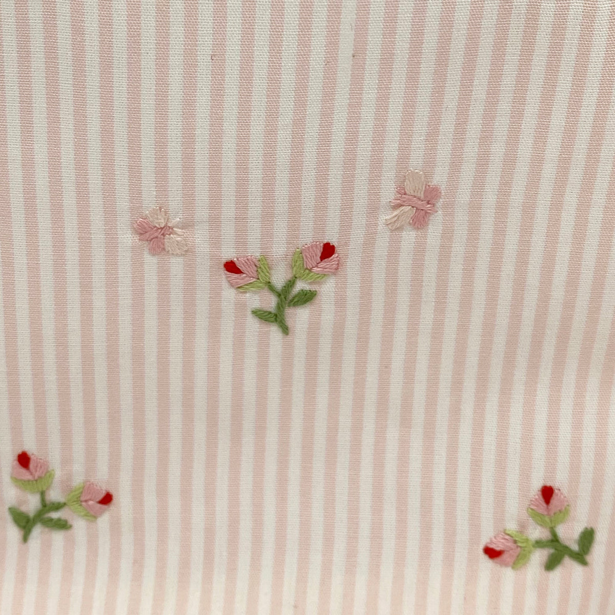 baby rosebud detail on tissue box cover